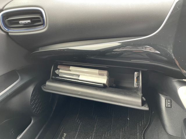 TOYOTA PRIUS 2018 Image 31