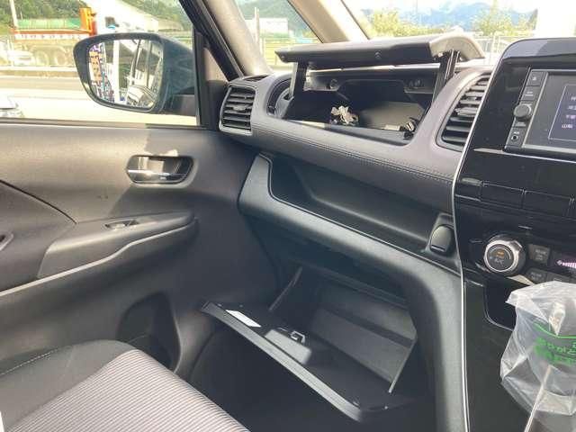 NISSAN SERENA  WG 4WD 2022 Image 31