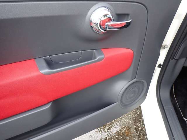 FIAT 500C 2011 Image 31