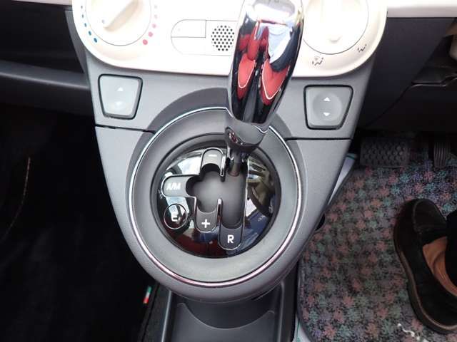 FIAT 500C 2011 Image 31