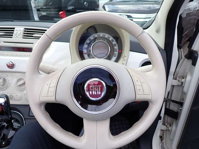 FIAT 500C 2011 Image 31