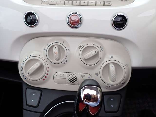 FIAT 500C 2011 Image 31