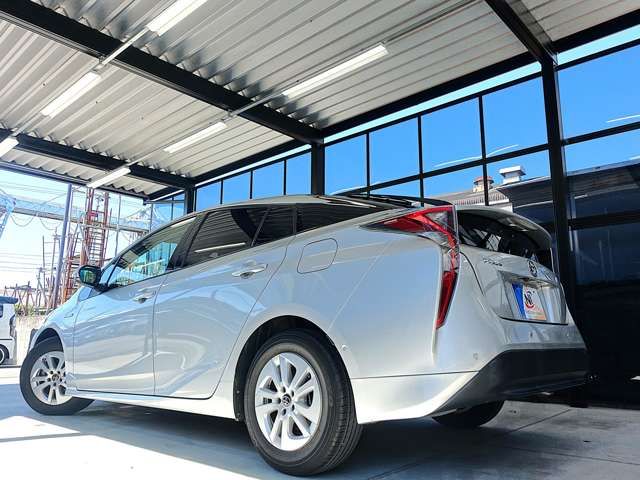 TOYOTA PRIUS 2017 Image 31