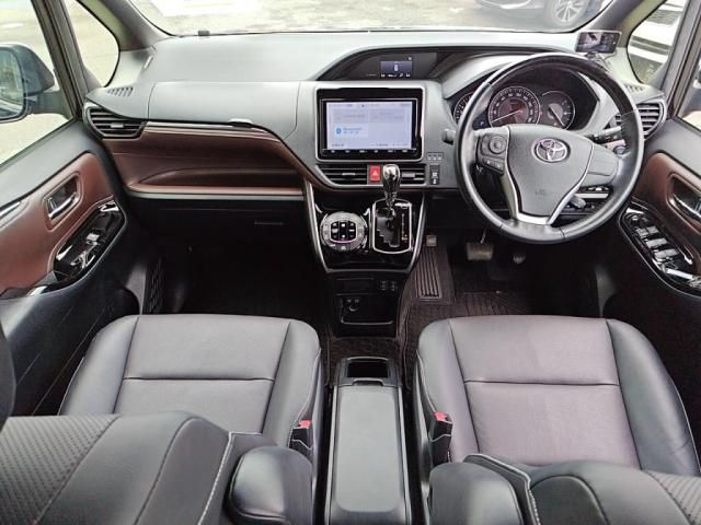 TOYOTA ESQUIRE 2018 Image 31