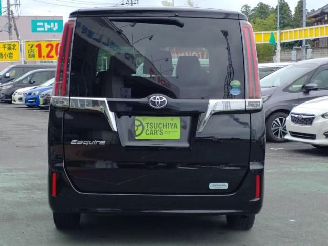 TOYOTA ESQUIRE 2018 Image 31