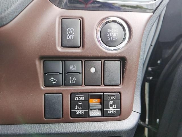 TOYOTA ESQUIRE 2018 Image 31