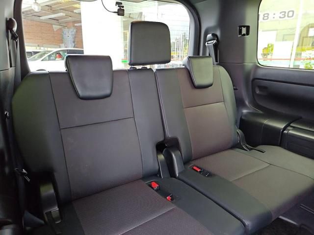 TOYOTA ESQUIRE 2018 Image 31