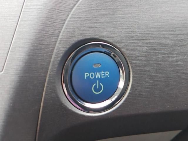 TOYOTA PRIUS 2013 Image 31