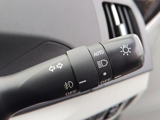 TOYOTA PRIUS 2013 Image 31