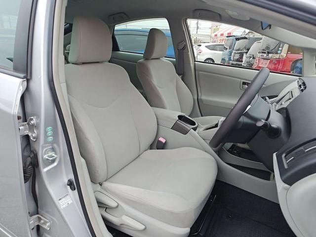 TOYOTA PRIUS 2013 Image 31