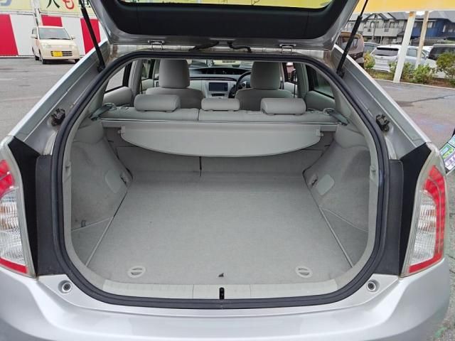 TOYOTA PRIUS 2013 Image 31