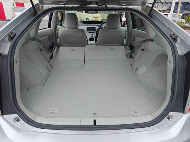 TOYOTA PRIUS 2013 Image 31