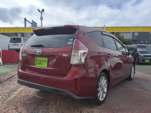 TOYOTA PRIUS ALPHA 2017 Image 31