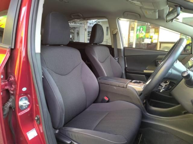 TOYOTA PRIUS ALPHA 2017 Image 31