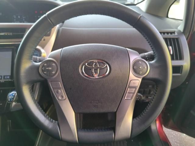 TOYOTA PRIUS ALPHA 2017 Image 31