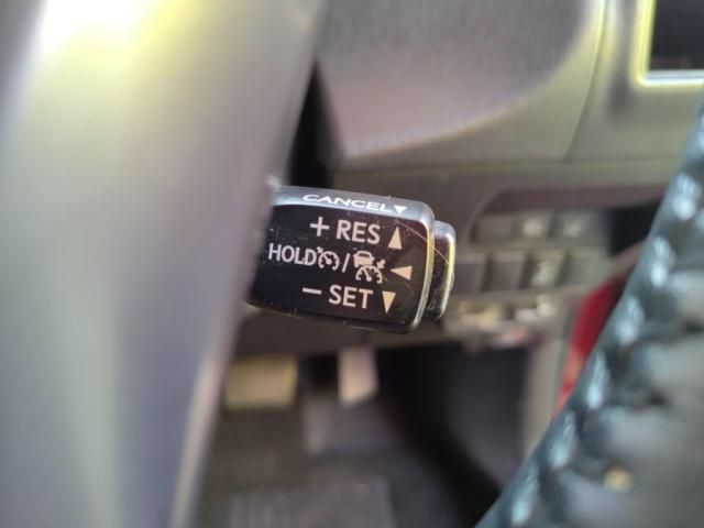 TOYOTA PRIUS ALPHA 2017 Image 31