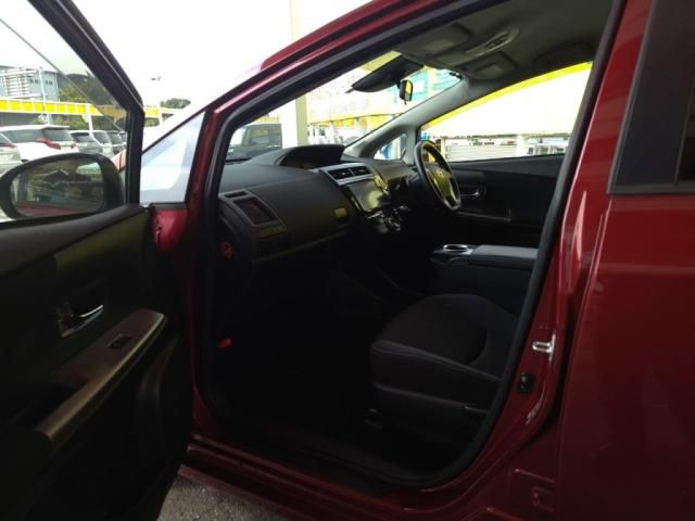 TOYOTA PRIUS ALPHA 2017 Image 31