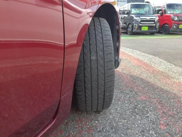 TOYOTA PRIUS ALPHA 2017 Image 31