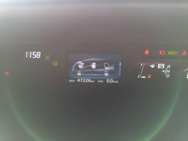 TOYOTA PRIUS ALPHA 2017 Image 31