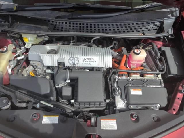 TOYOTA PRIUS ALPHA 2017 Image 31