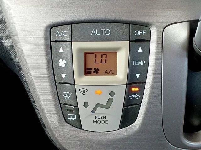 DAIHATSU MOVE CUSTOM 2012 Image 31