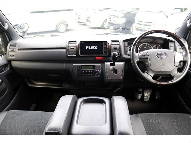 TOYOTA HIACE VAN 2WD 2020 Image 31