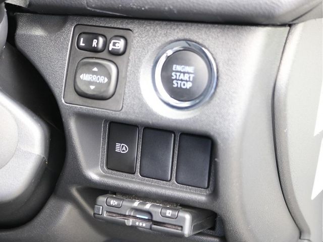 TOYOTA HIACE VAN 2WD 2020 Image 31