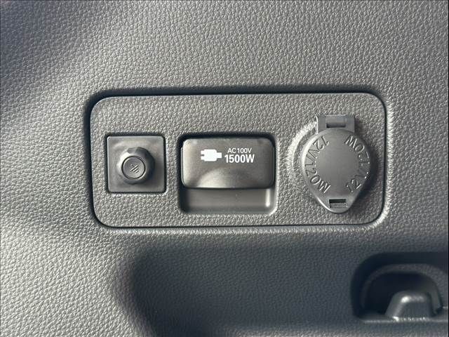 TOYOTA YARIS CROSS HYBRID 2023 Image 31