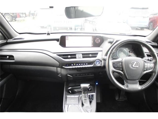 TOYOTA LEXUS UX250H 2019 Image 31