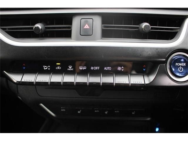 TOYOTA LEXUS UX250H 2019 Image 31