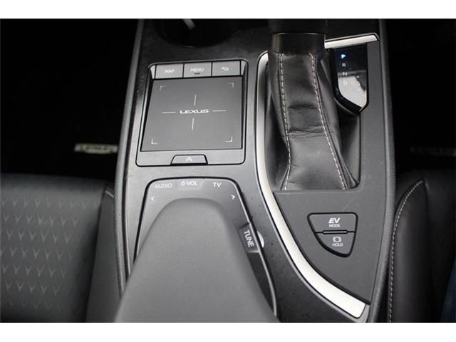 TOYOTA LEXUS UX250H 2019 Image 31