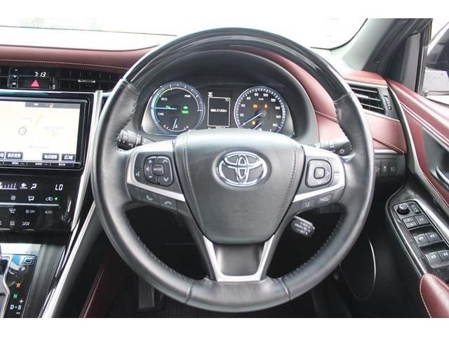 TOYOTA HARRIER HYBRID 2017 Image 31