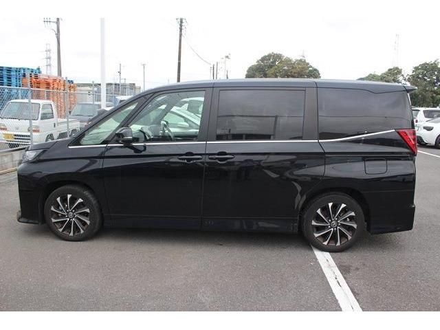 TOYOTA NOAH HYBRID 2022 Image 31