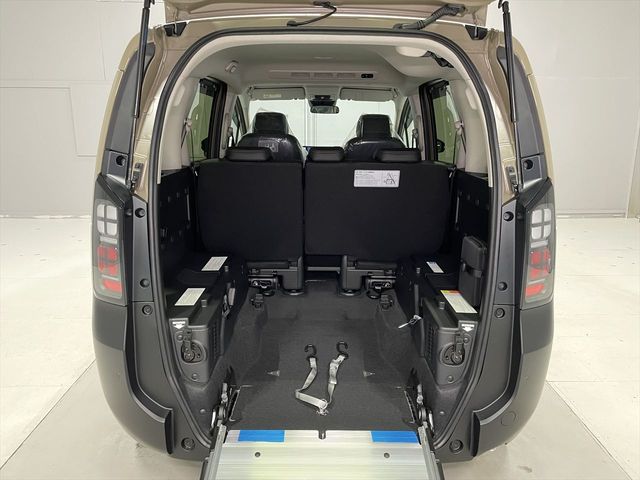 HONDA FREED E:HEV 2025 Image 31