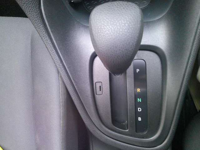 TOYOTA YARIS HYBRID 2021 Image 31