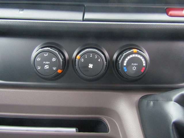 MITSUBISHI CANTER 2025 Image 31