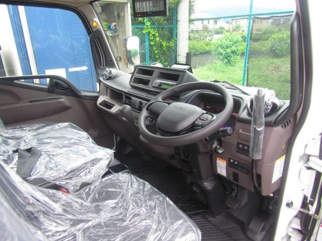 MITSUBISHI CANTER 2025 Image 31