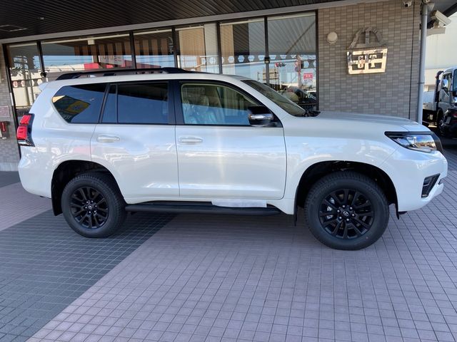TOYOTA LANDCRUISER PRADO 2022 Image 31