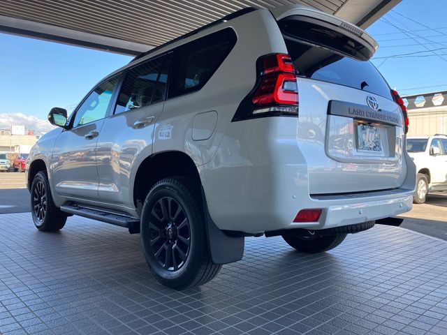 TOYOTA LANDCRUISER PRADO 2022 Image 31