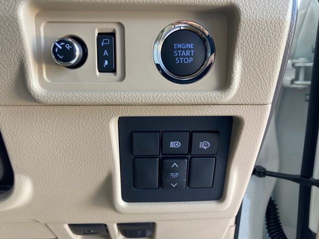 TOYOTA LANDCRUISER PRADO 2022 Image 31