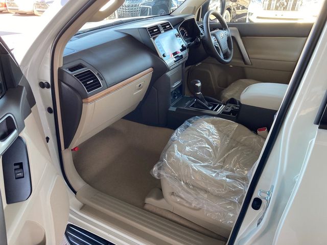 TOYOTA LANDCRUISER PRADO 2022 Image 31