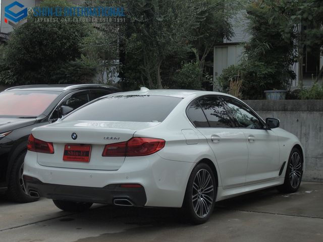 BMW 5SERIES SEDAN 2018 Image 31