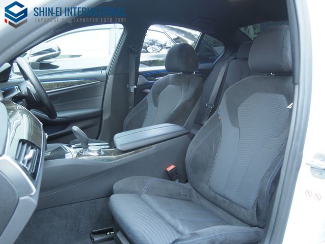 BMW 5SERIES SEDAN 2018 Image 31