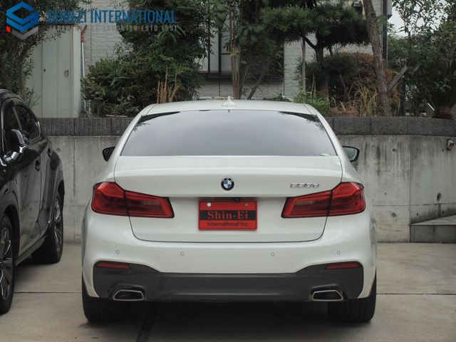 BMW 5SERIES SEDAN 2018 Image 31
