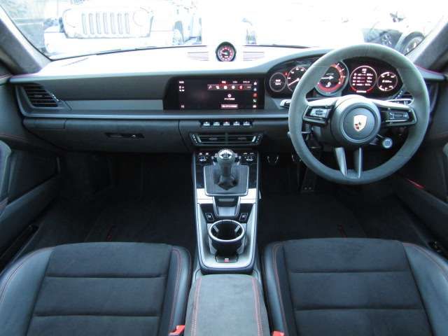 PORSCHE 911 2022 Image 31