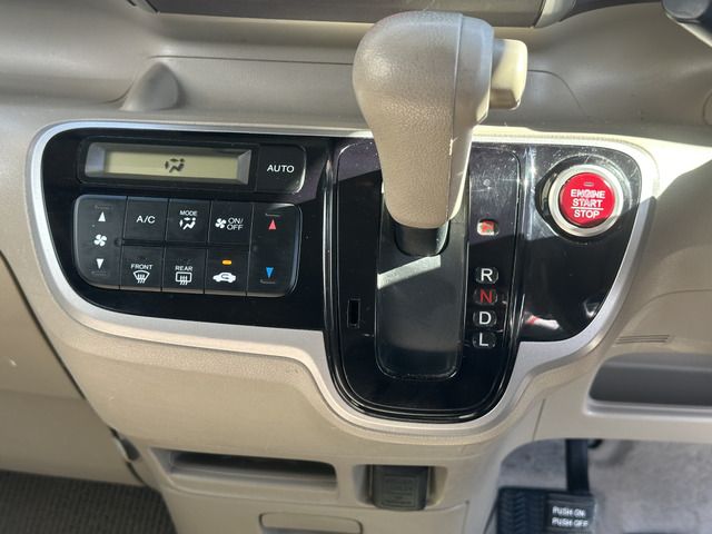 HONDA N BOX 2012 Image 31