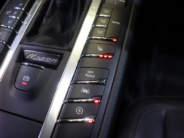 PORSCHE MACAN 2018 Image 31