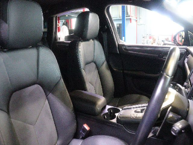 PORSCHE MACAN 2018 Image 31