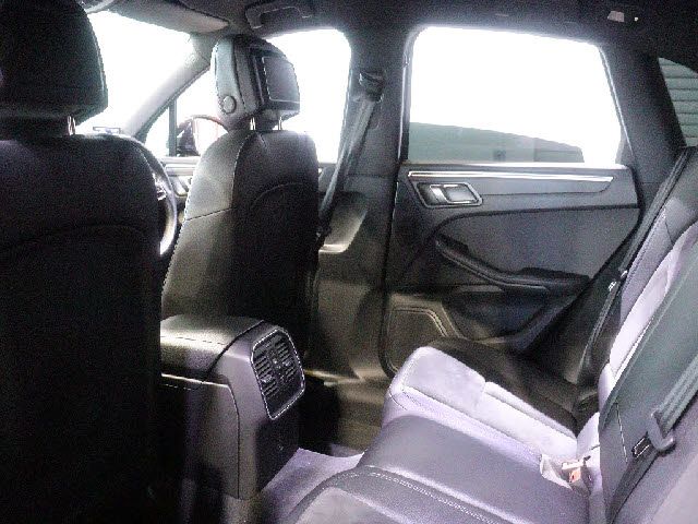 PORSCHE MACAN 2018 Image 31