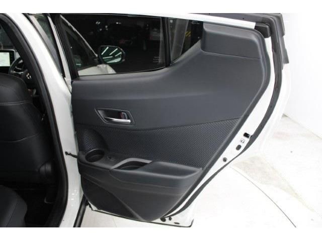 TOYOTA C-HR 2019 Image 31